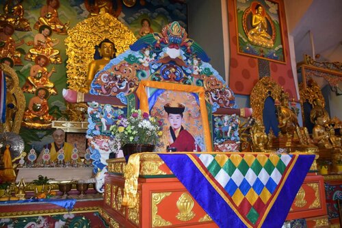 Х Богдын лагшин мэндэлсэн өдөр тохиож байна